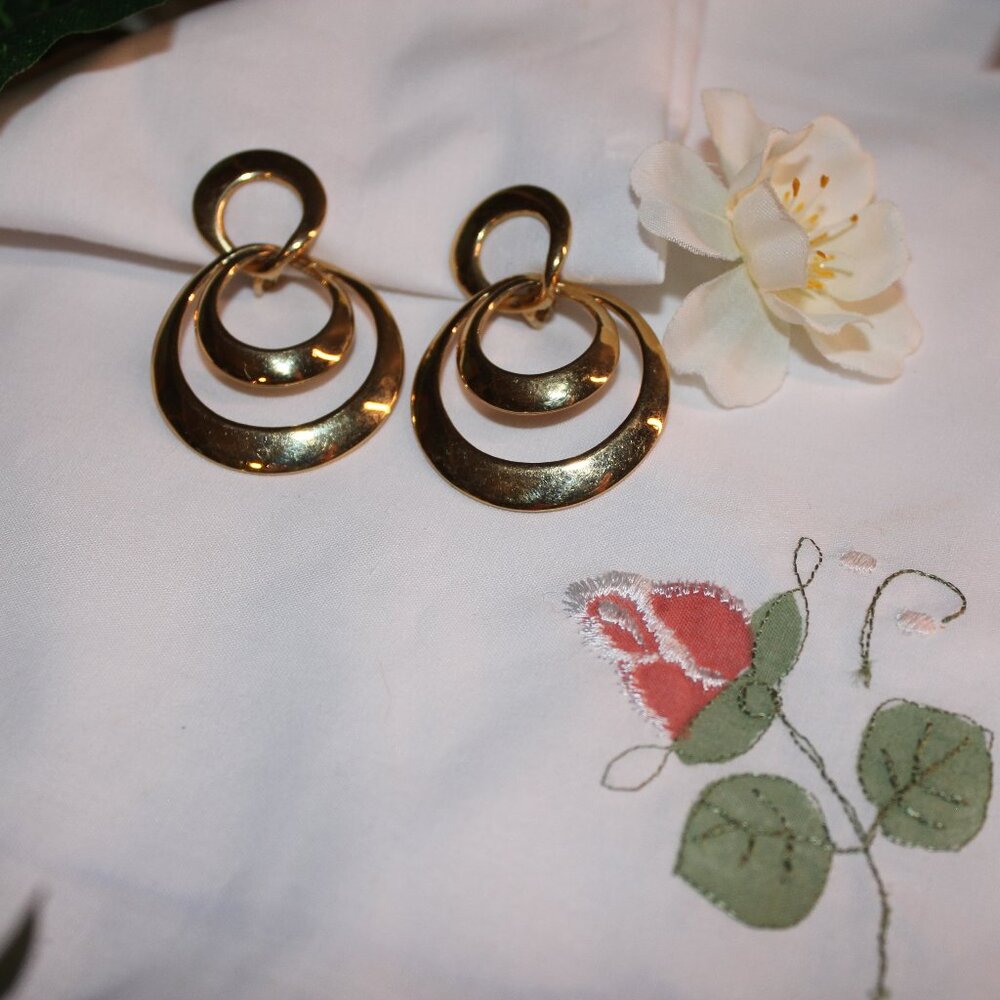 Vintage 1989 Napier Goldtone Triple Hoop Earrings "Tailored Too" Collection